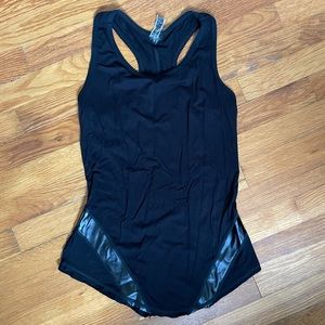 Helvak “Taylor” Fitted Tank with Faux Leather Detail - Size 8 (fits like a s/m)